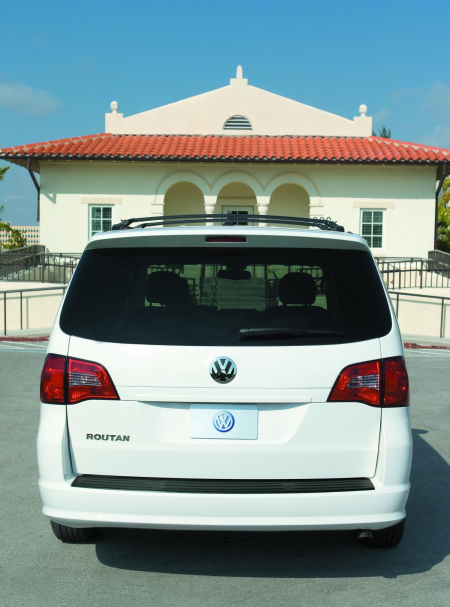  Volkswagen Routan 2009 года  (фото 74 из 80)